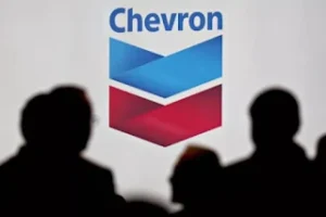 Chevron constituída arguida por alegada recusa no pagamento de dívida