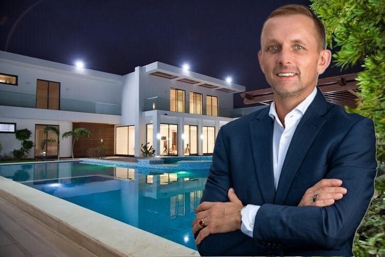 CASAS dos Juiz obrigados por um estrangeiro TOMASZ a pagarem milhões na sua prpria terra a um Polaco